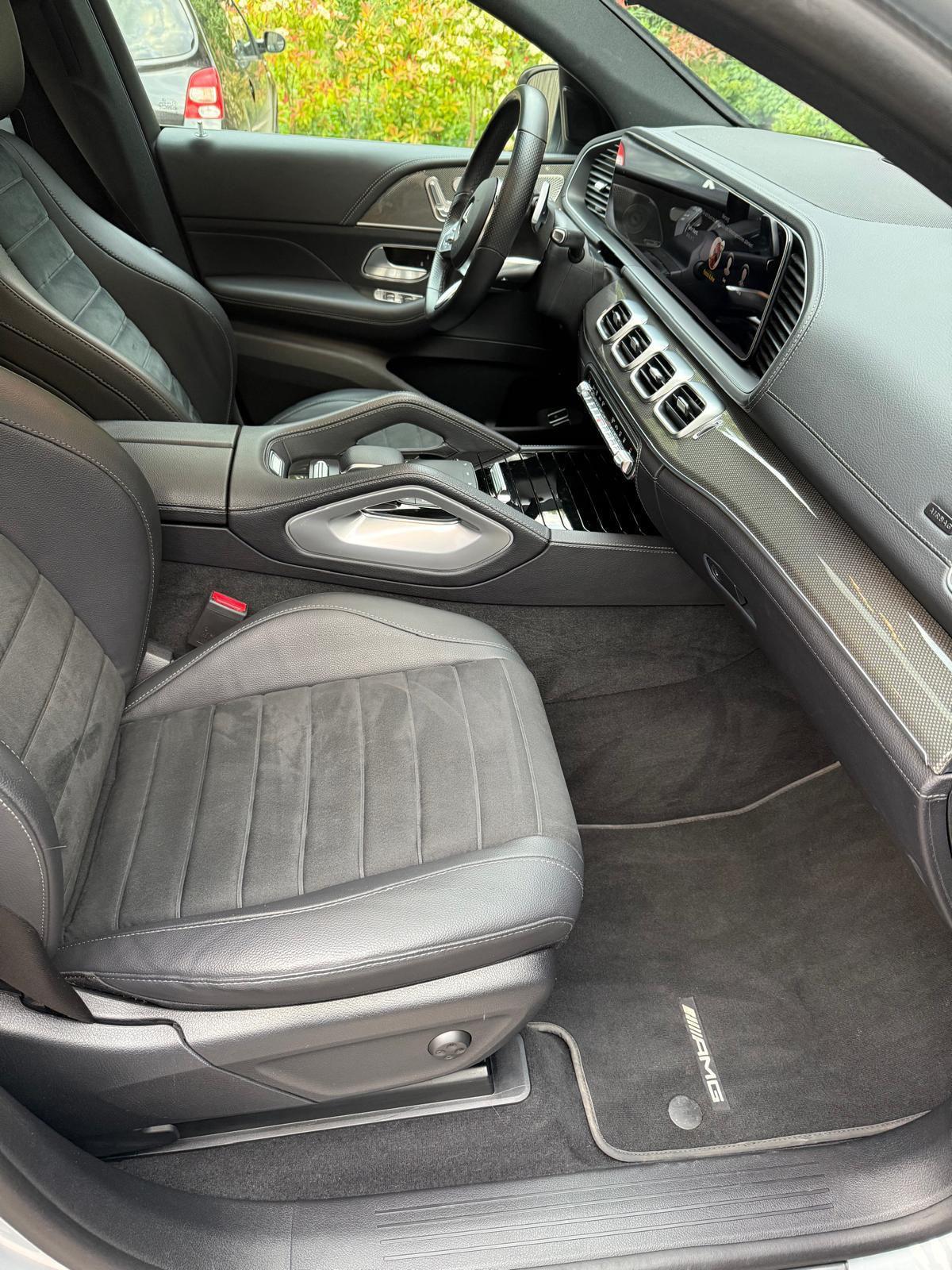 Volvo XC60 B4 AWD rear view